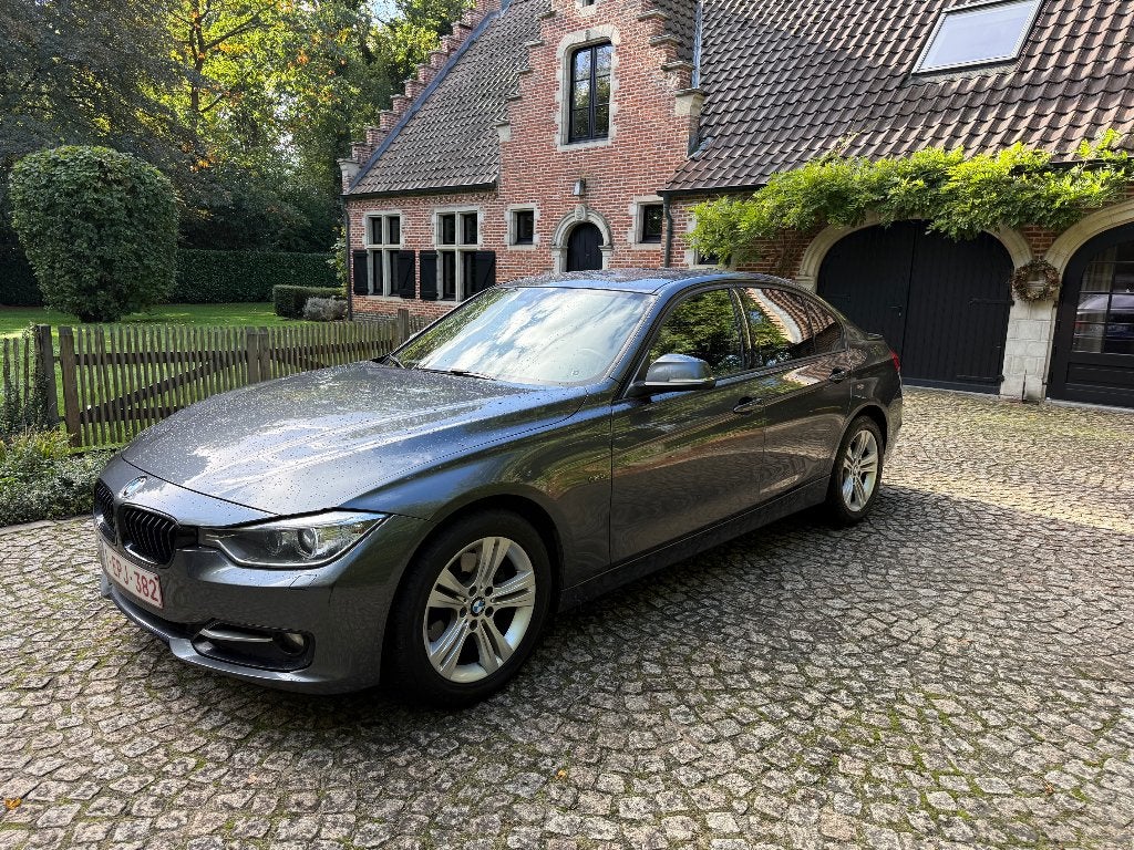 BMW 320D xDrive l SPORT l AUTOMAAT l LEDER l GOED ONDERHOUD, Autos, Cuir, Achat, Ordinateur de bord, 1595 kg