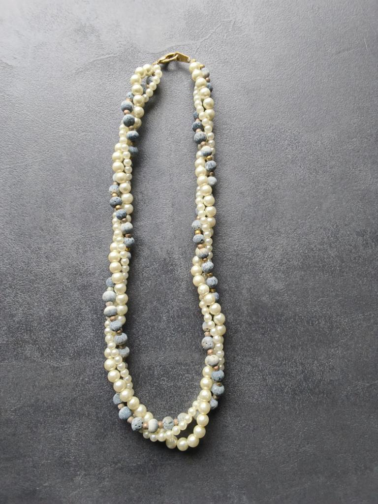 1 collier ancien en perles, Bijoux, Sacs & Beauté, Bijoux anciens, Enlèvement, Collier