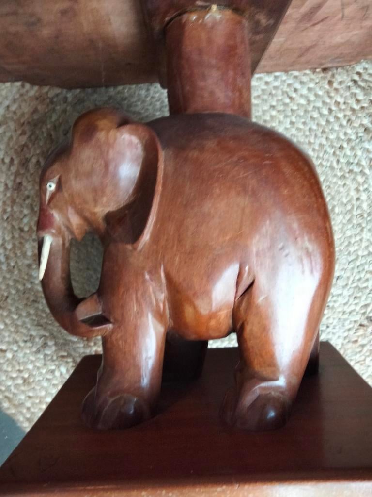 Olifant tafeltje.Heel zwaar.Art Deco.Vol hout., Ophalen
