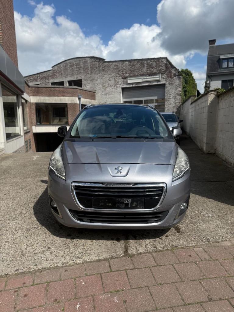Peugeot 5008 Allure (année de construction 2015), Argent ou Gris, Achat, 139 g/km, Euro 6