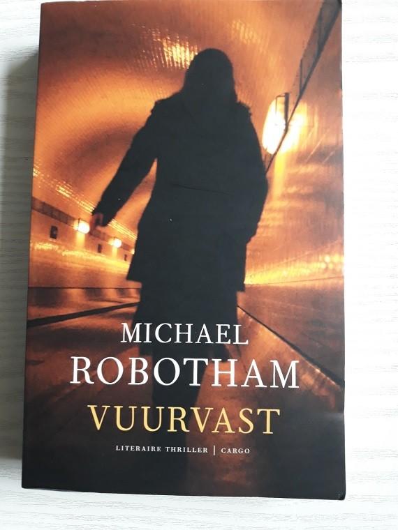 Boek Robotham – Vuurvast, Boeken, Gelezen, België, Michael Robotham, Ophalen of Verzenden