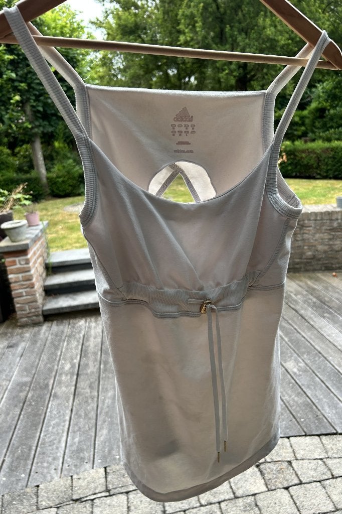Adidas sporttanktop met open rug & borstondersteuning, Kleding | Dames, Sportkleding, Maat 38/40 (M), Overige kleuren, Adidas