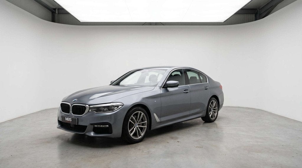 BMW 5 Serie 520 D* PACK M * XENON* NAVI* CUIR* RADAR AV/AR*, 4 deurs, Achterwielaandrijving, 4 cilinders, 2245 kg