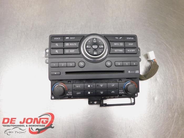 Radiobedienings paneel van een Nissan Navara, Gebruikt, -, -, Ophalen of Verzenden