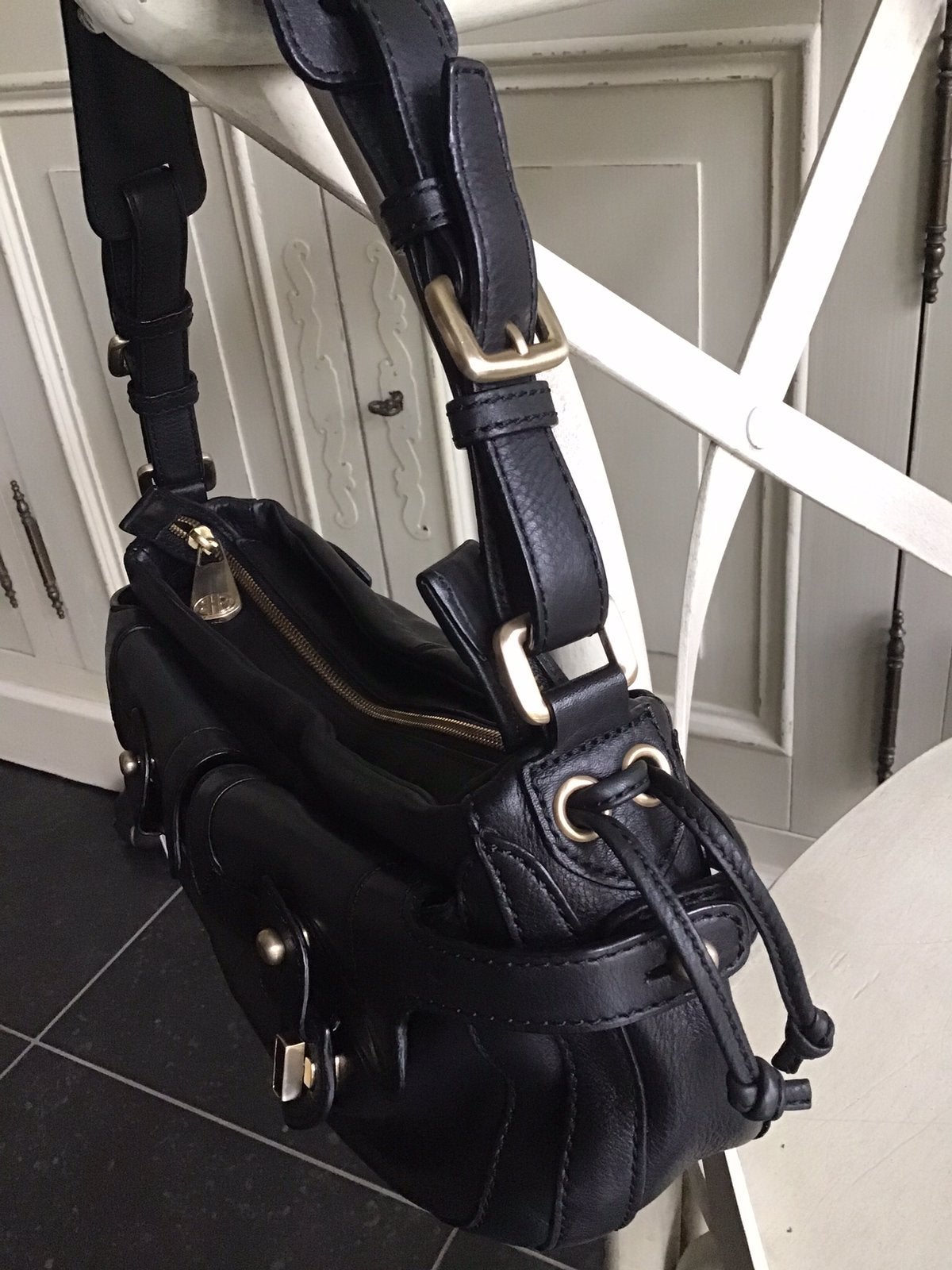Sac à main en cuir HUGO BOSS, Bijoux, Sacs & Beauté, Sacs | Sacs à bandoulière, Enlèvement ou Envoi, Comme neuf