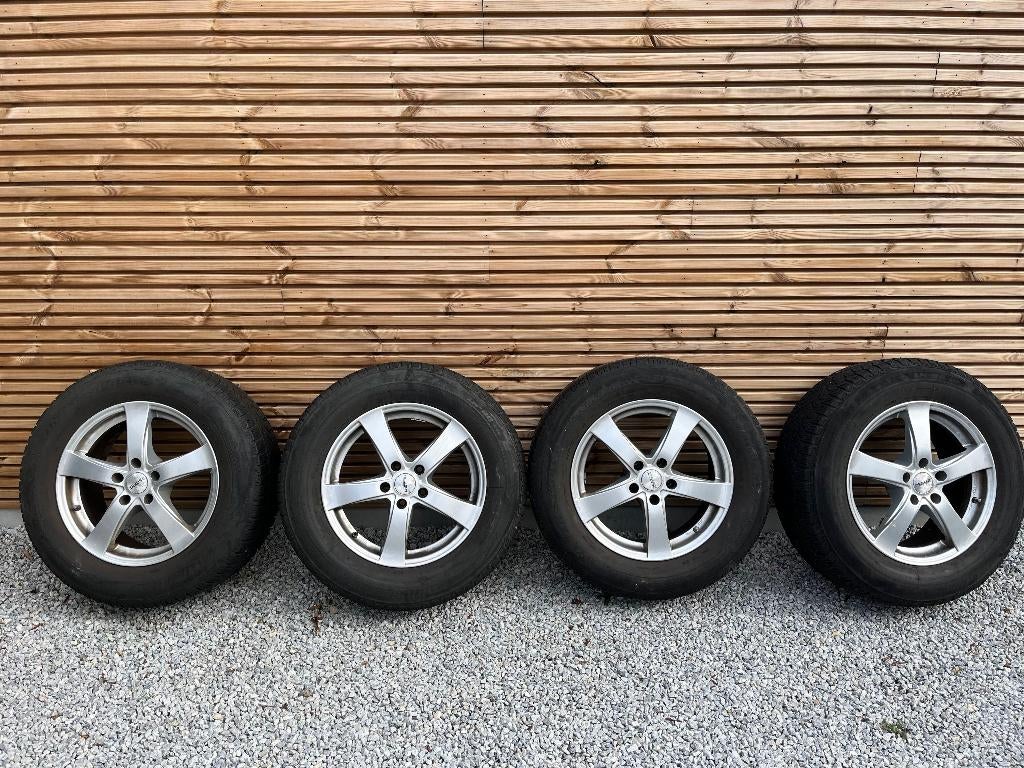 Wielen set  Bridgestone 235/65R17, Auto-onderdelen, Banden en Velgen, Ophalen, Gebruikt, Banden en Velgen, 17 inch