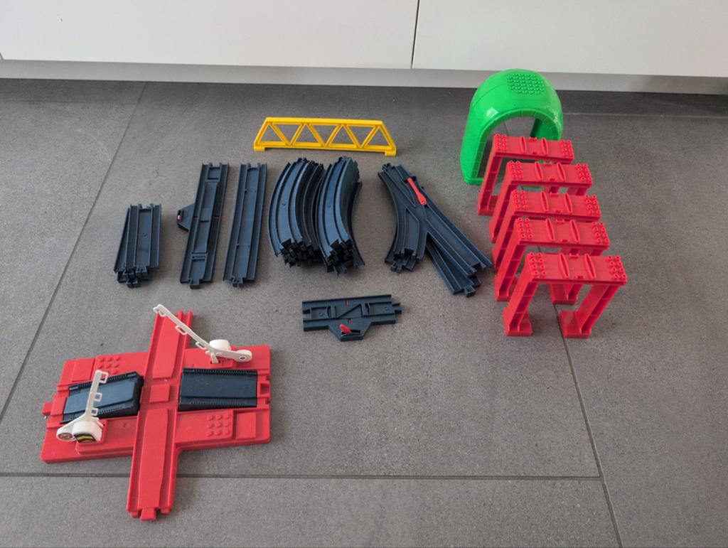 Tomy Trein met locomotief - treinsporen, Ophalen of Verzenden
