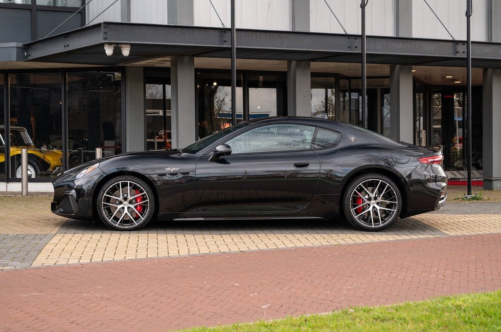 Maserati GranTurismo V6 AWD Trofeo (bj 2024, automaat), Auto's, 4 zetels, 404 kW, Gebruikt, Overige kleuren