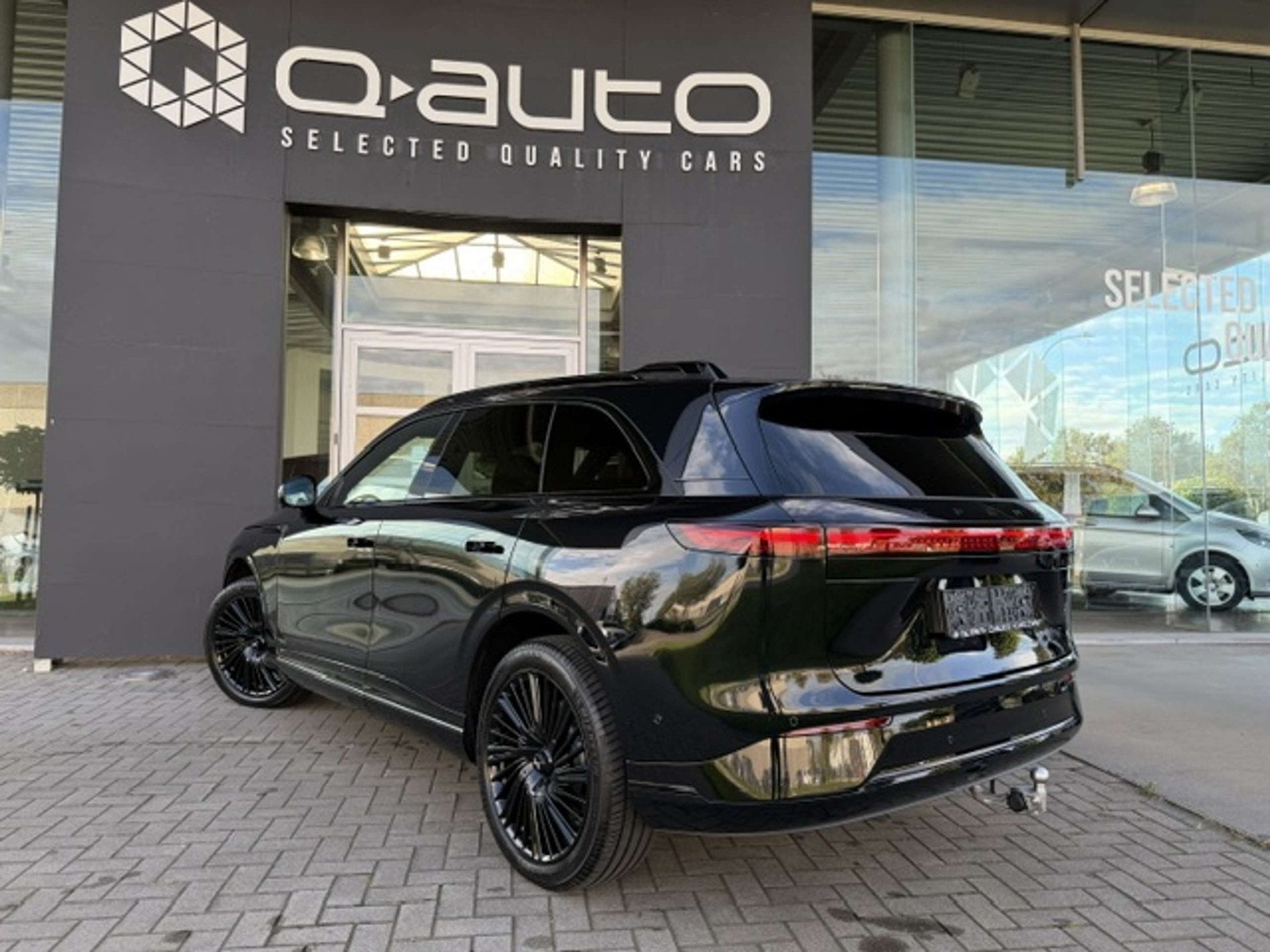 XPENG G9 Black Edition 98 kWh AWD Performance / Premium Pack, Autos, 575 ch, Achat, Entreprise, 5 portes