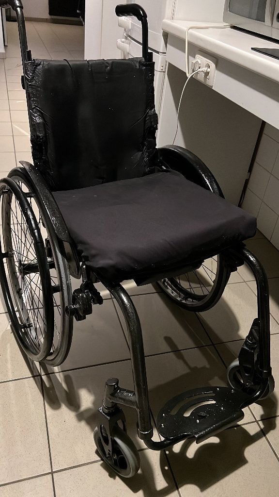 Fauteuil roulant Quickie - largeur d'assise 43 cm - bon état, Enlèvement, Pliant, Utilisé, Fauteuil roulant manuel