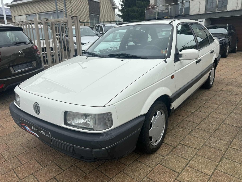 Voiture classique Volkswagen Passat, Autos, Achat, 4 portes, Entreprise, Volkswagen