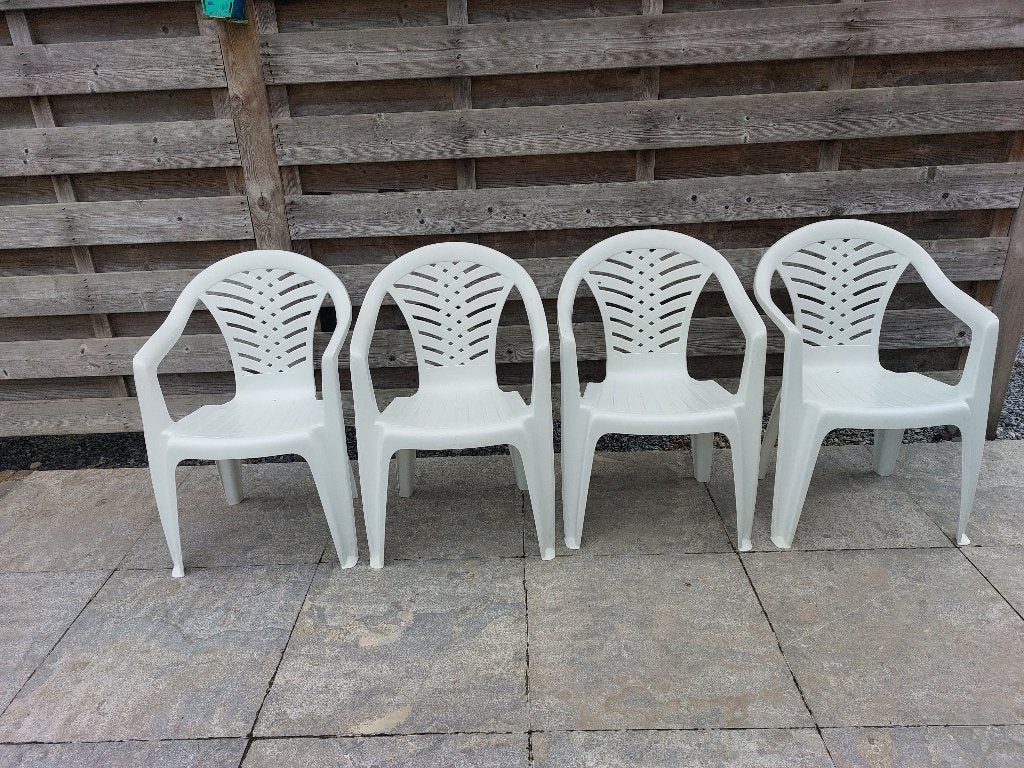 4 witte tuinnstoelen, Tuin en Terras, Ophalen, Gebruikt, Stapelbaar