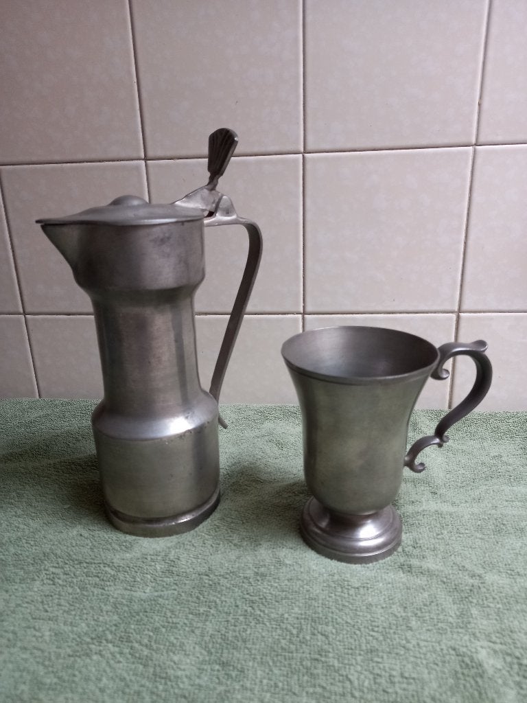 lot composé de 1 chope en étain et 1 pot en étain, Enlèvement