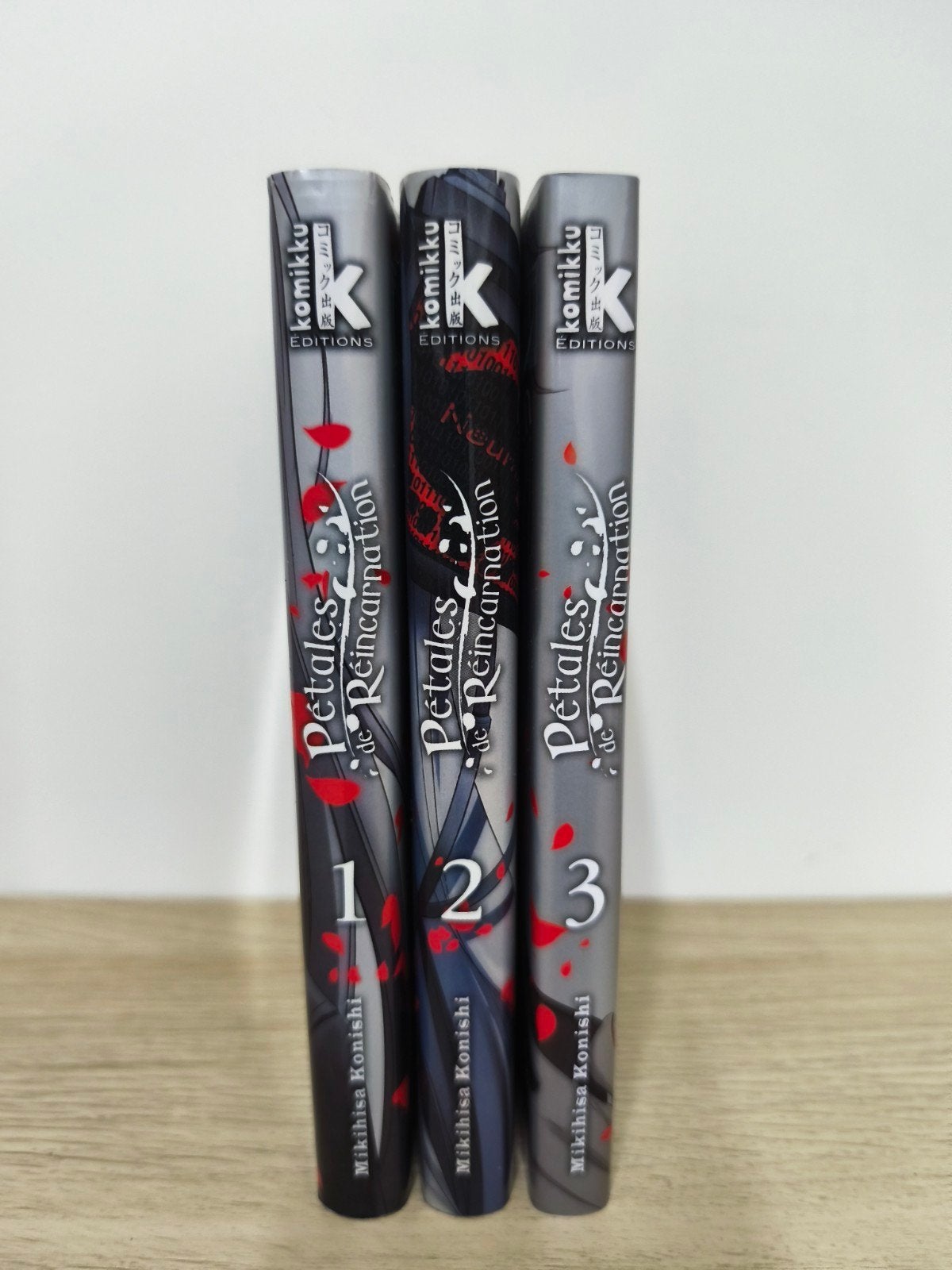 Pétales de Réincarnation - 3 tomes, Livres, BD | Comics, Série complète ou Série, Enlèvement ou Envoi, Comme neuf, Japon (Manga)