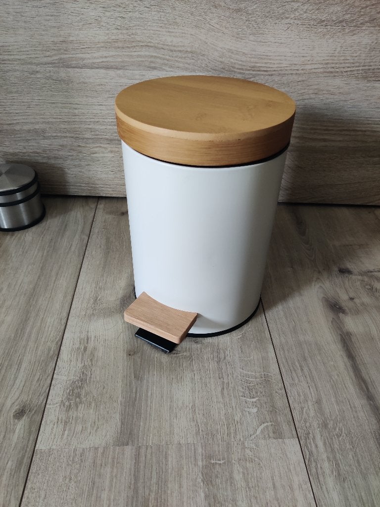 Pedaalemmervuilbak 5L, wit en bamboe, Huis en Inrichting, Woonaccessoires | Prullenbakken, Ophalen, Met pedaal, Zo goed als nieuw