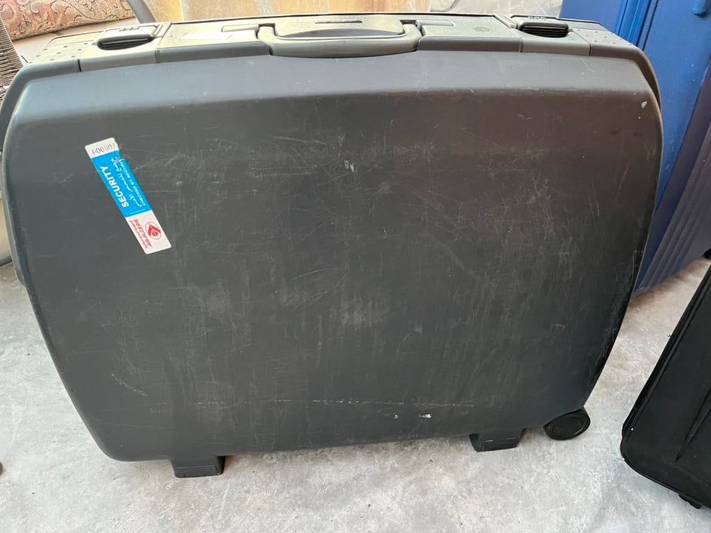 Grande valise, Enlèvement, Comme neuf