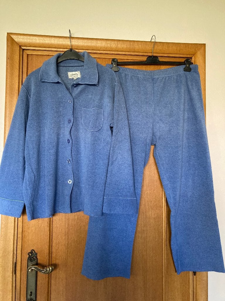 Blauwe warme pyjama, Yently, Large, Kleding | Dames, Pyjama's, Yently, Ophalen of Verzenden, Zo goed als nieuw, Maat 42/44 (L)