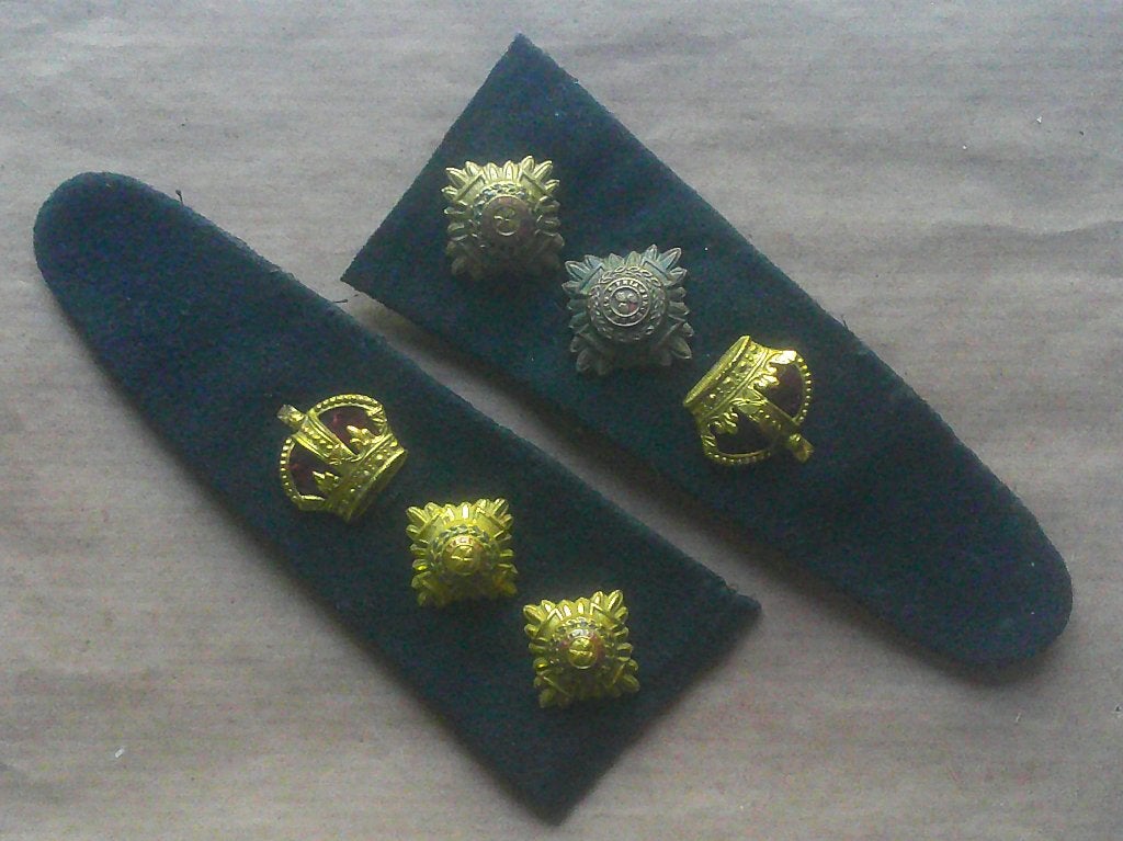 Épaulettes britanniques à pips émaillés de Colonel, Collections, Objets militaires | Général, Envoi, Armée de terre, Emblème ou Badge