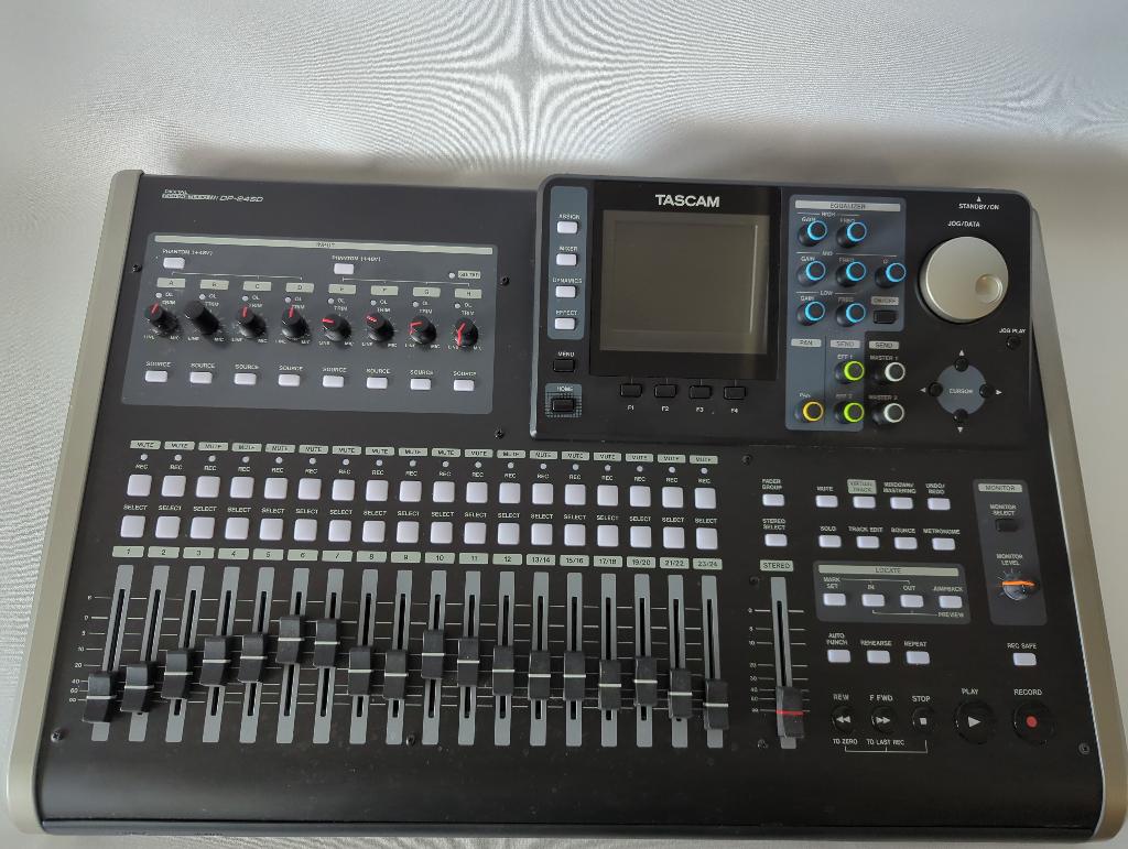TASCAM DP-24SD 24-sporen Portastudio, Enlèvement ou Envoi, Comme neuf