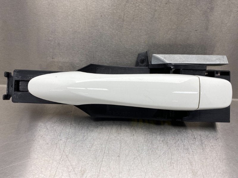 POIGNEE EXTERIEURE ARRIÈRE GAUCHE Nissan Qashqai (J11), Utilisé, Arrière, Nissan