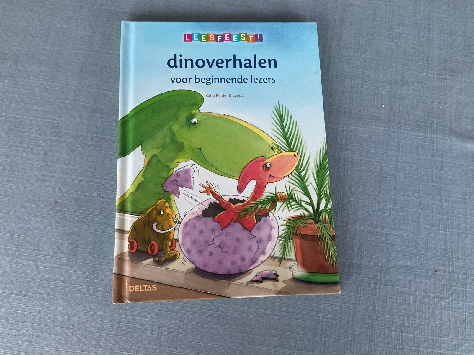 Dino verhalen, Ophalen of Verzenden, Zo goed als nieuw