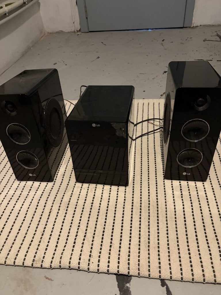 Mini chaîne LG FB162 + 2 enceintes, TV, Hi-fi & Vidéo, Enlèvement, Utilisé, Autres marques