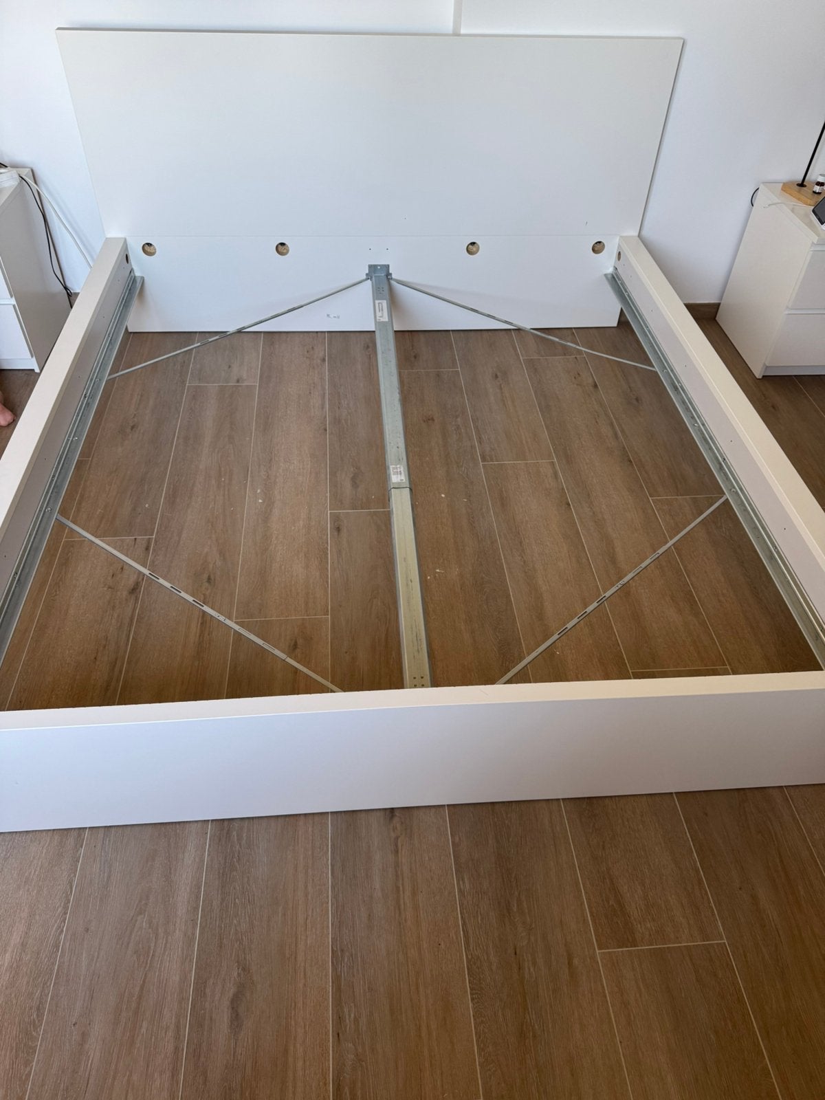Bedframe Malm, Ophalen, Zo goed als nieuw
