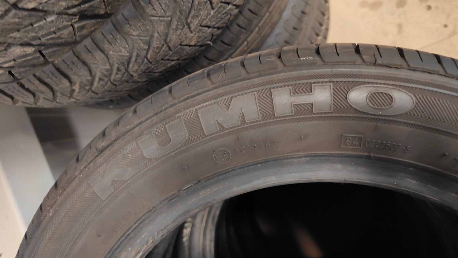 165/60r14 kumho 30€ par pièce avec assemblage, Enlèvement