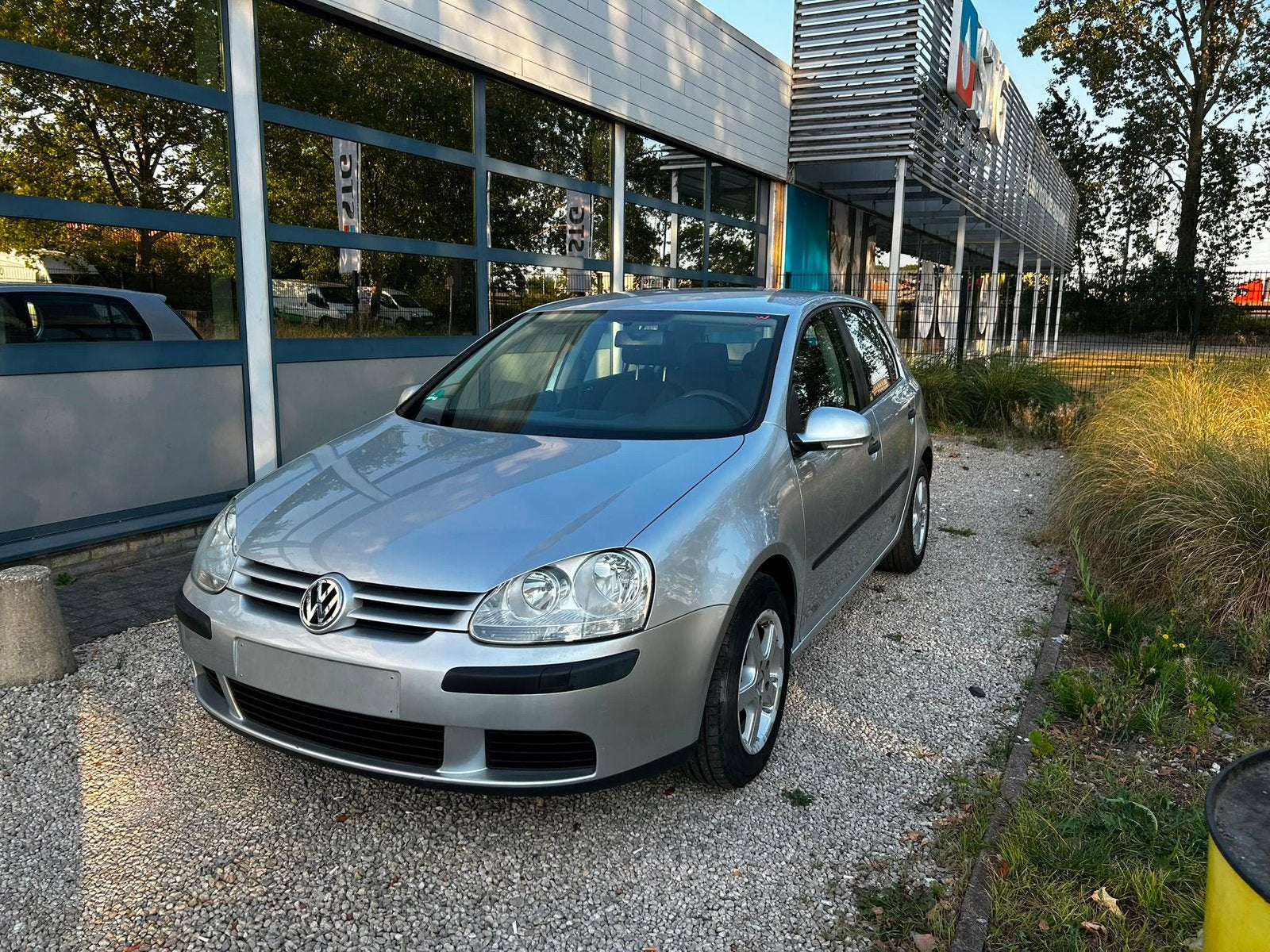 Vw golf 5 benzine met keuring verkoop, Auto's, Voorwielaandrijving, 4 deurs, Stof, Zwart