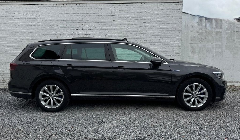 Volkswagen Passat GTE PHEV * PANO * CAMERA * FULL HIST, Auto's, Volkswagen, Euro 6, 4 cilinders, Bedrijf, Hybride Elektrisch/Benzine