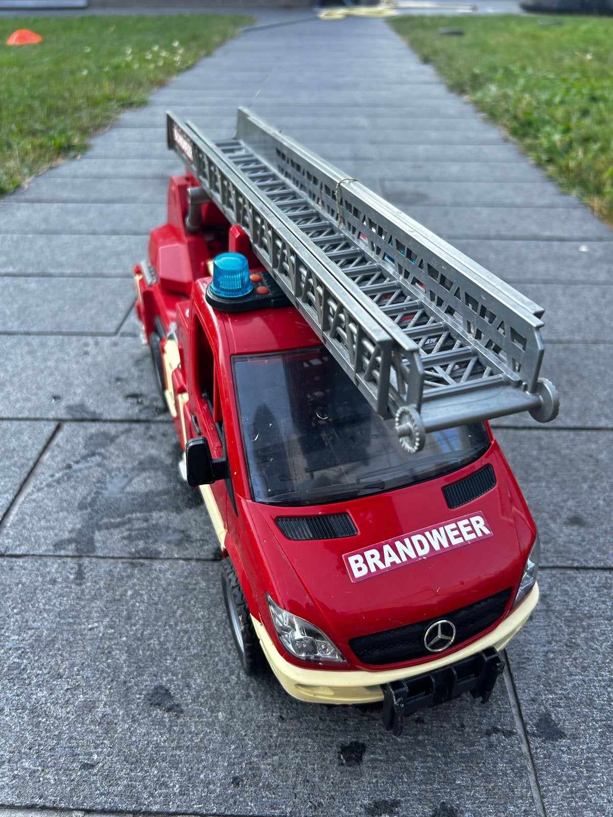 Bruder brandweerwagen, Enlèvement, Utilisé