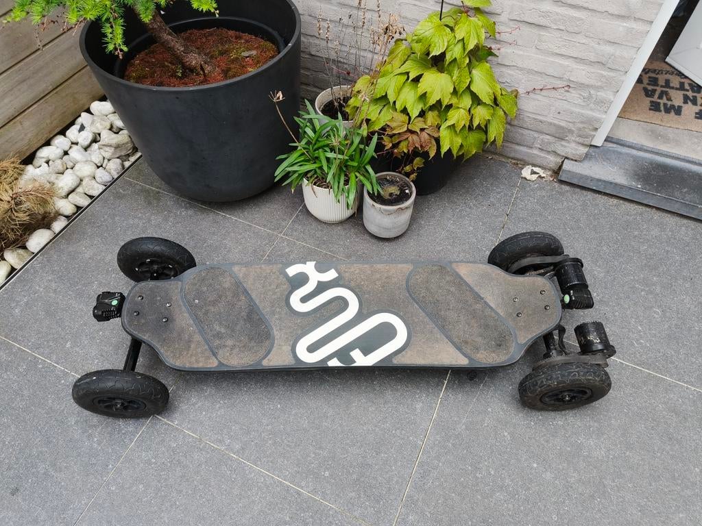 Electrisch skateboard Flux at2, Vélos & Vélomoteurs, Trottinettes, Enlèvement