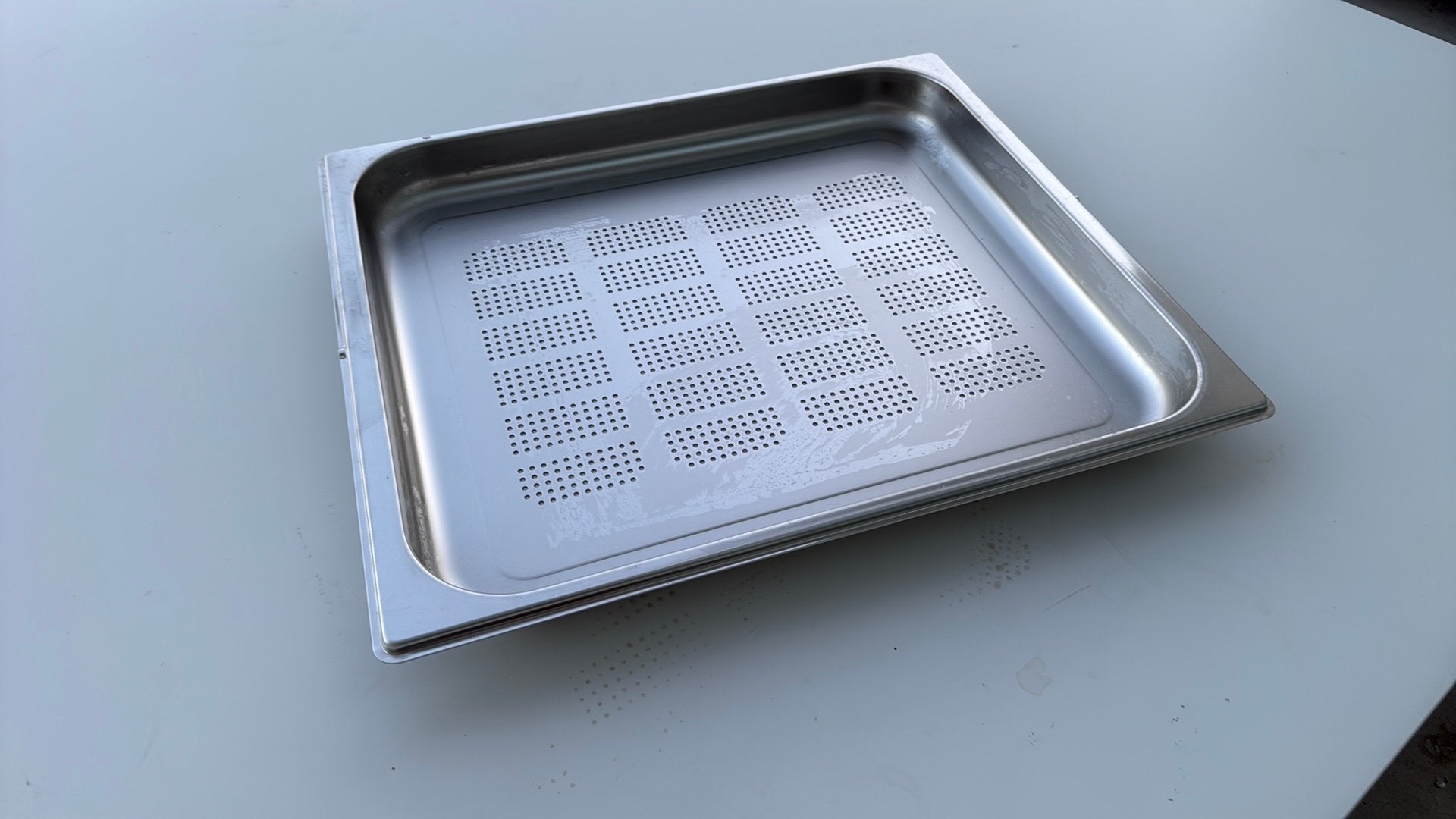 Grand plat pour four à vapeur Miele avec trous. Inutilisé., Electroménager, Fours, Enlèvement, Neuf, Miele