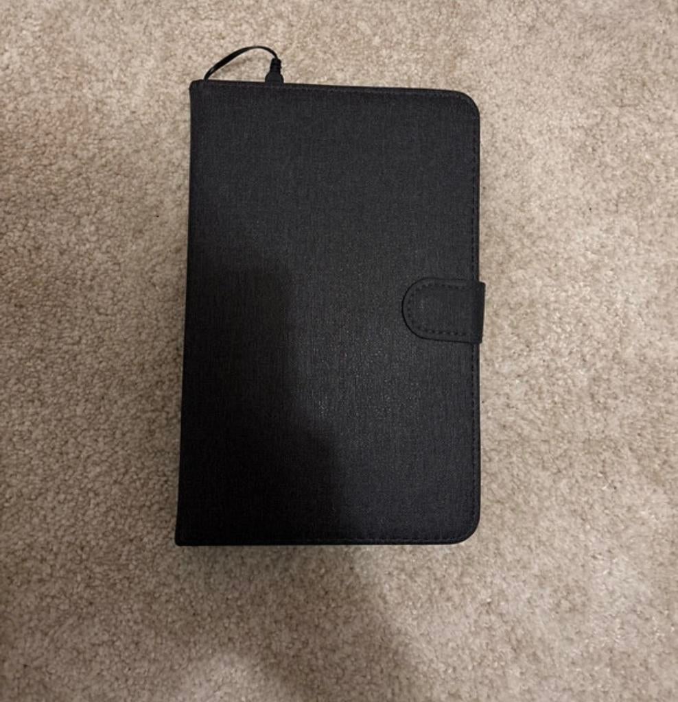 Samsung tablet met toetsenbord, Handtassen en Accessoires, Ophalen of Verzenden, Nieuw, Zwart, Overige merken