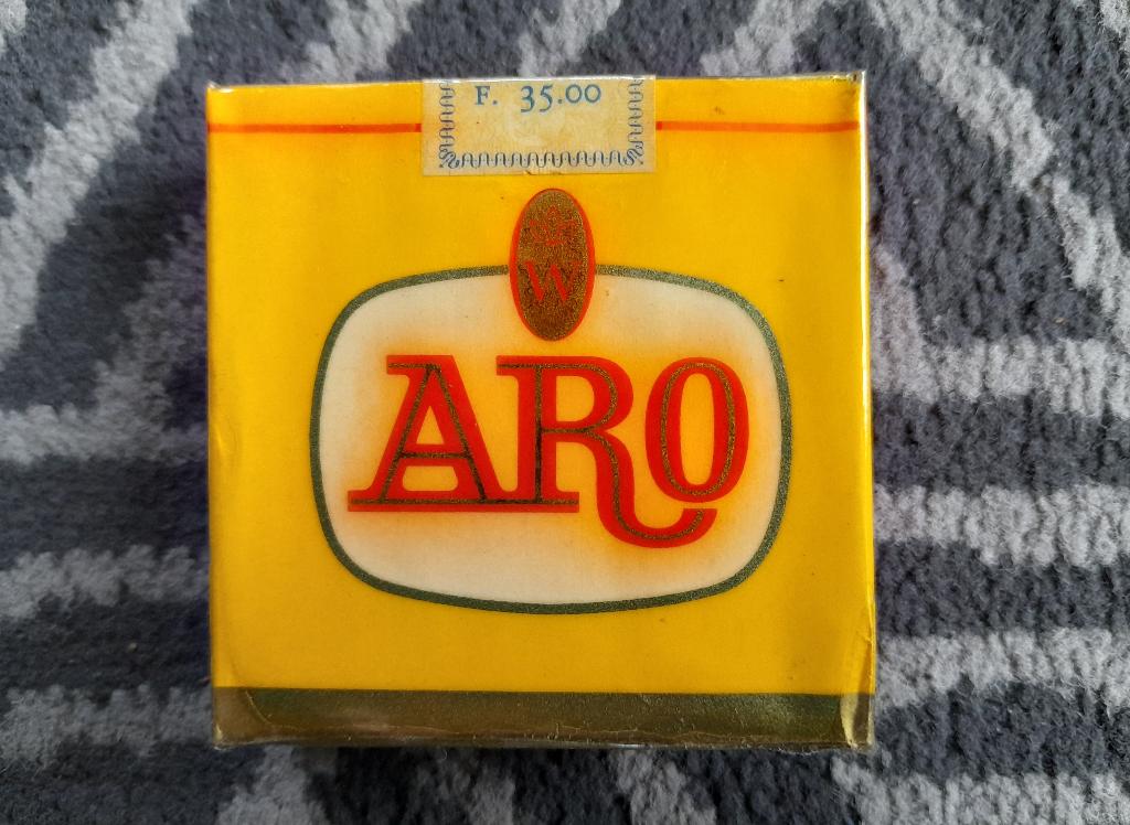 Collector: sigaretten Aro - Odon Warland, Verzamelen, Verzenden, Gebruikt