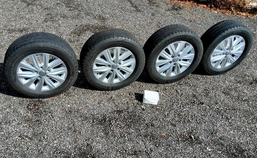 Très belles jantes originales VW Crafter avec pneus été, Pneus et Jantes, Pneus été, Véhicule utilitaire, 17 pouces