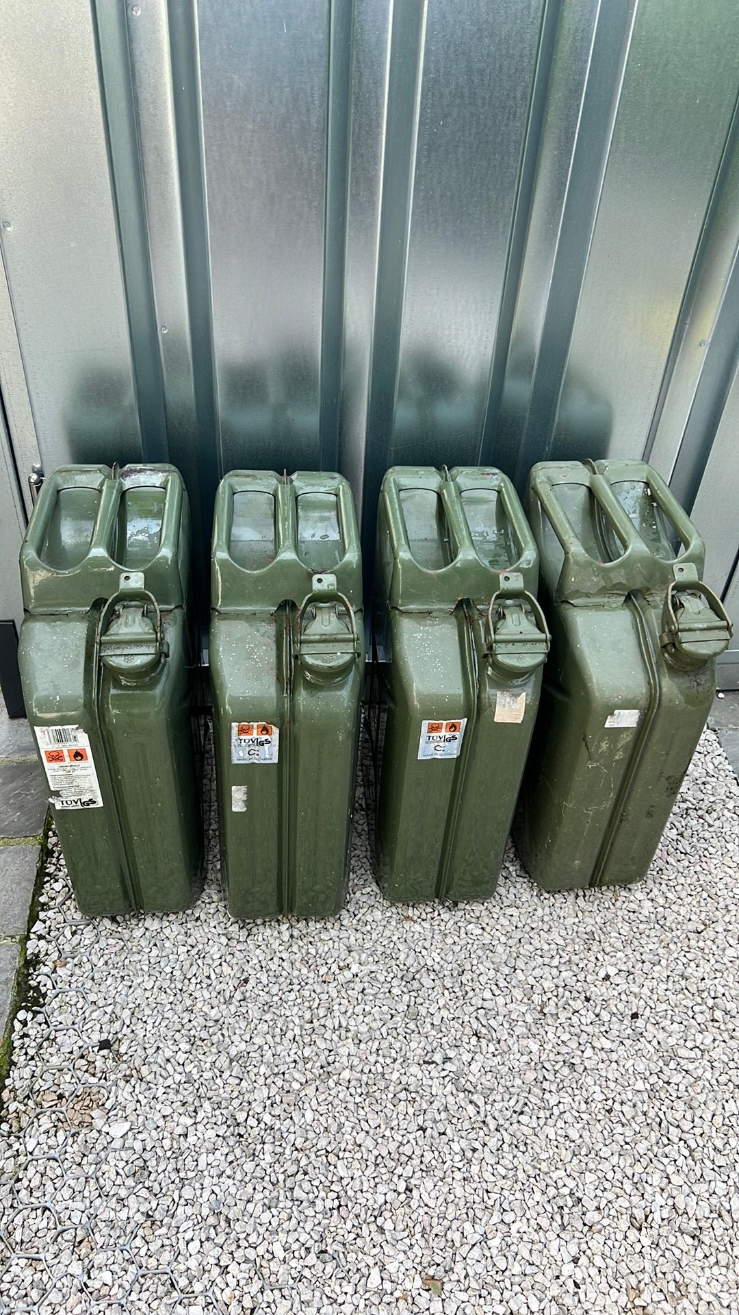 Jerrycan 20l, Ophalen