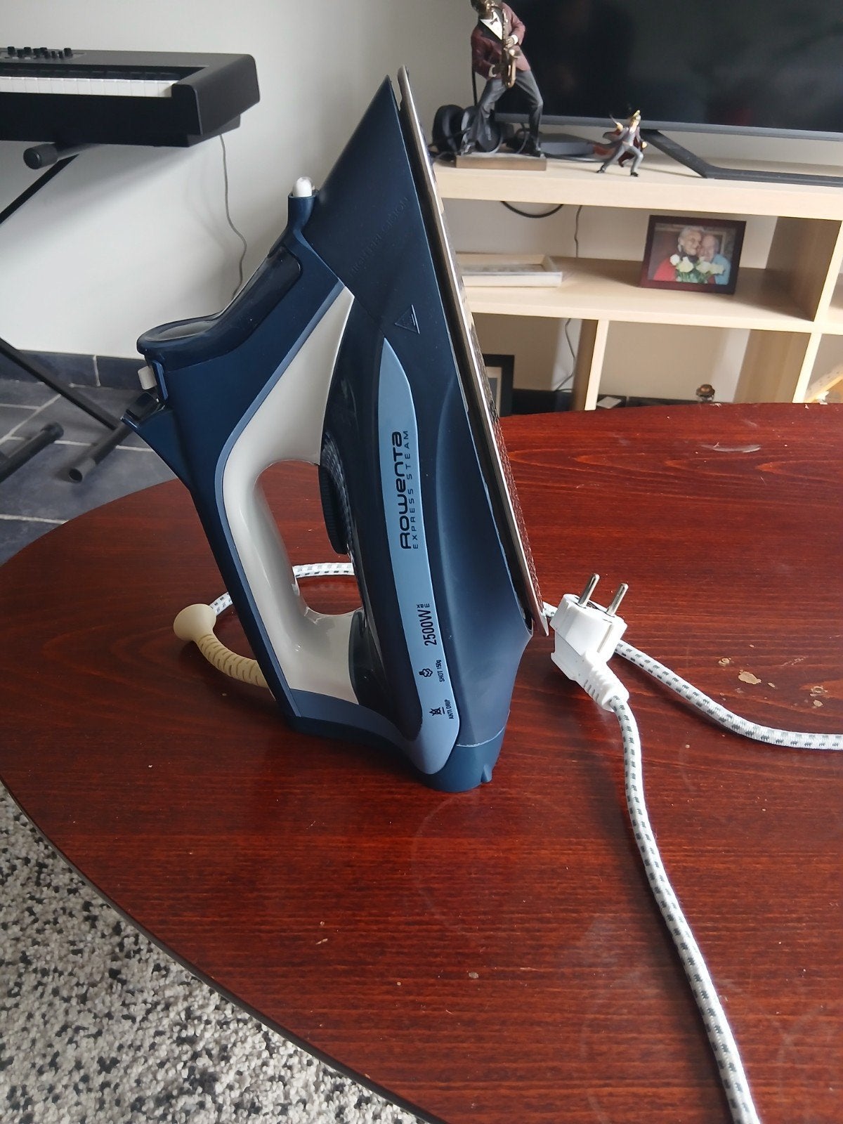 Rowenta Express stoomstrijkijzer, Elektronische apparatuur, Ophalen, Zo goed als nieuw, Strijkijzer met snoer