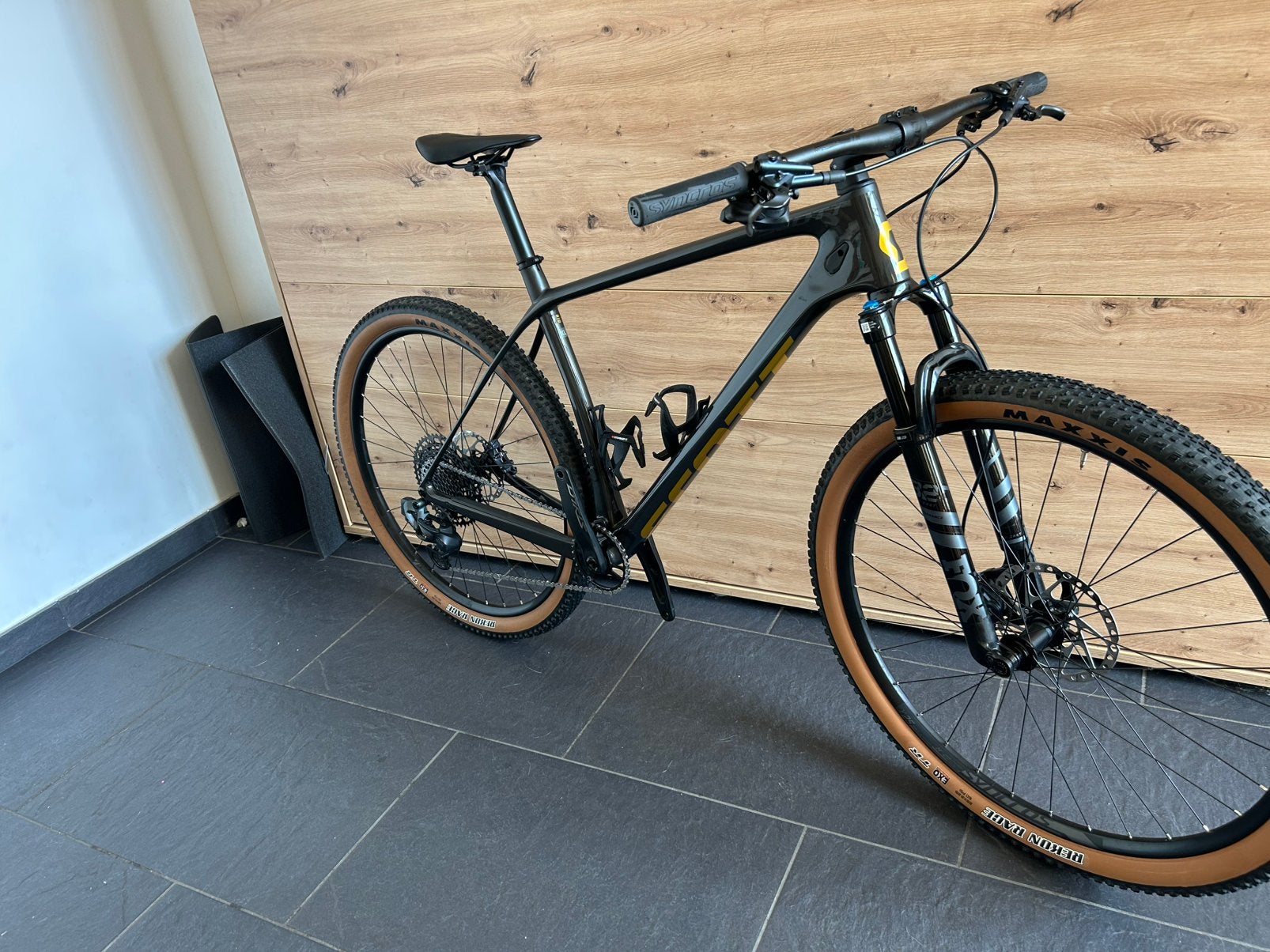Scott Scale 910 Gold 2023 AXS– maat XL + bon aanwezig, Fietsen en Brommers, Fietsen | Mountainbikes en ATB, Zo goed als nieuw