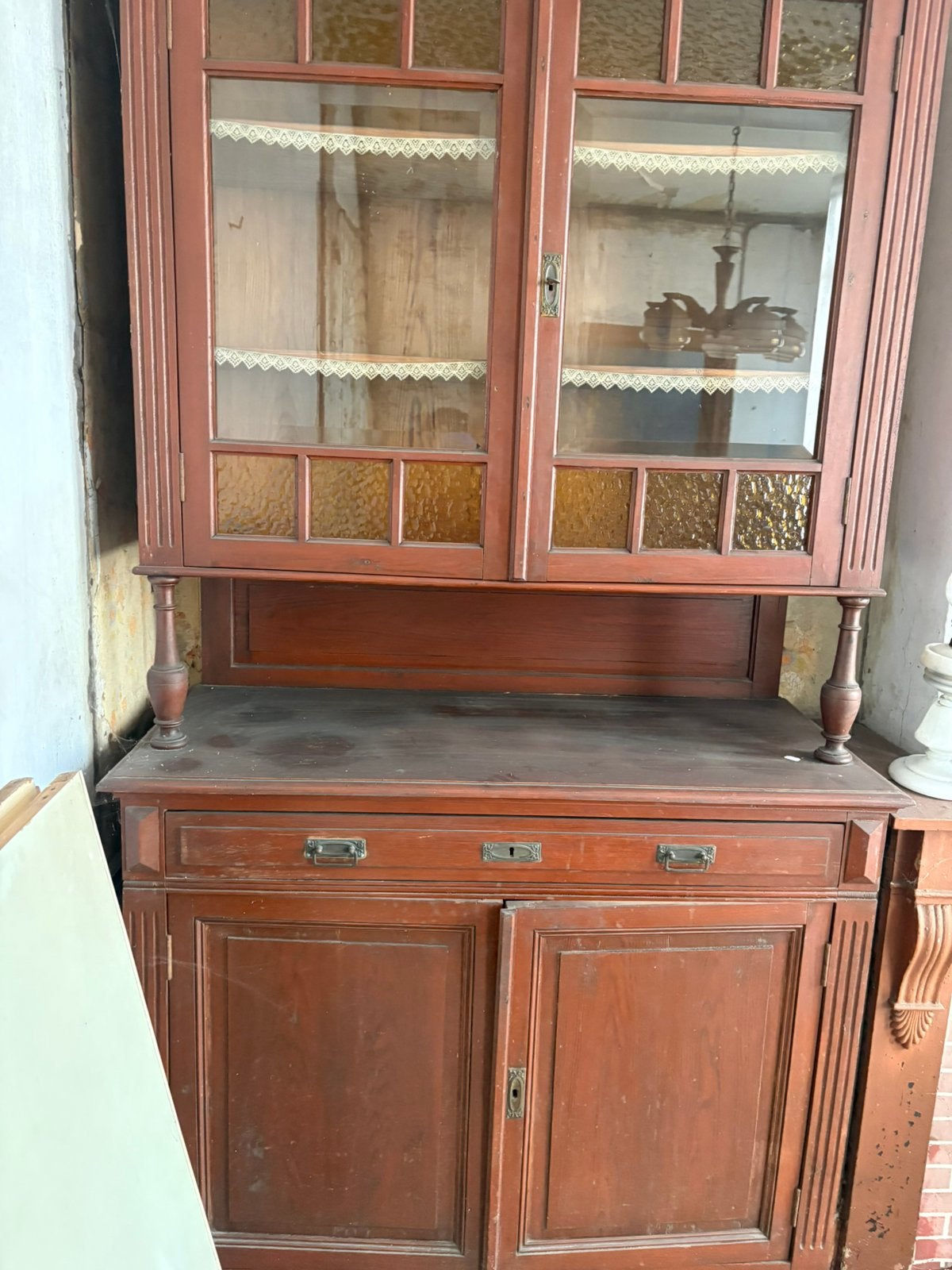 Oude kast, Enlèvement, Comme neuf