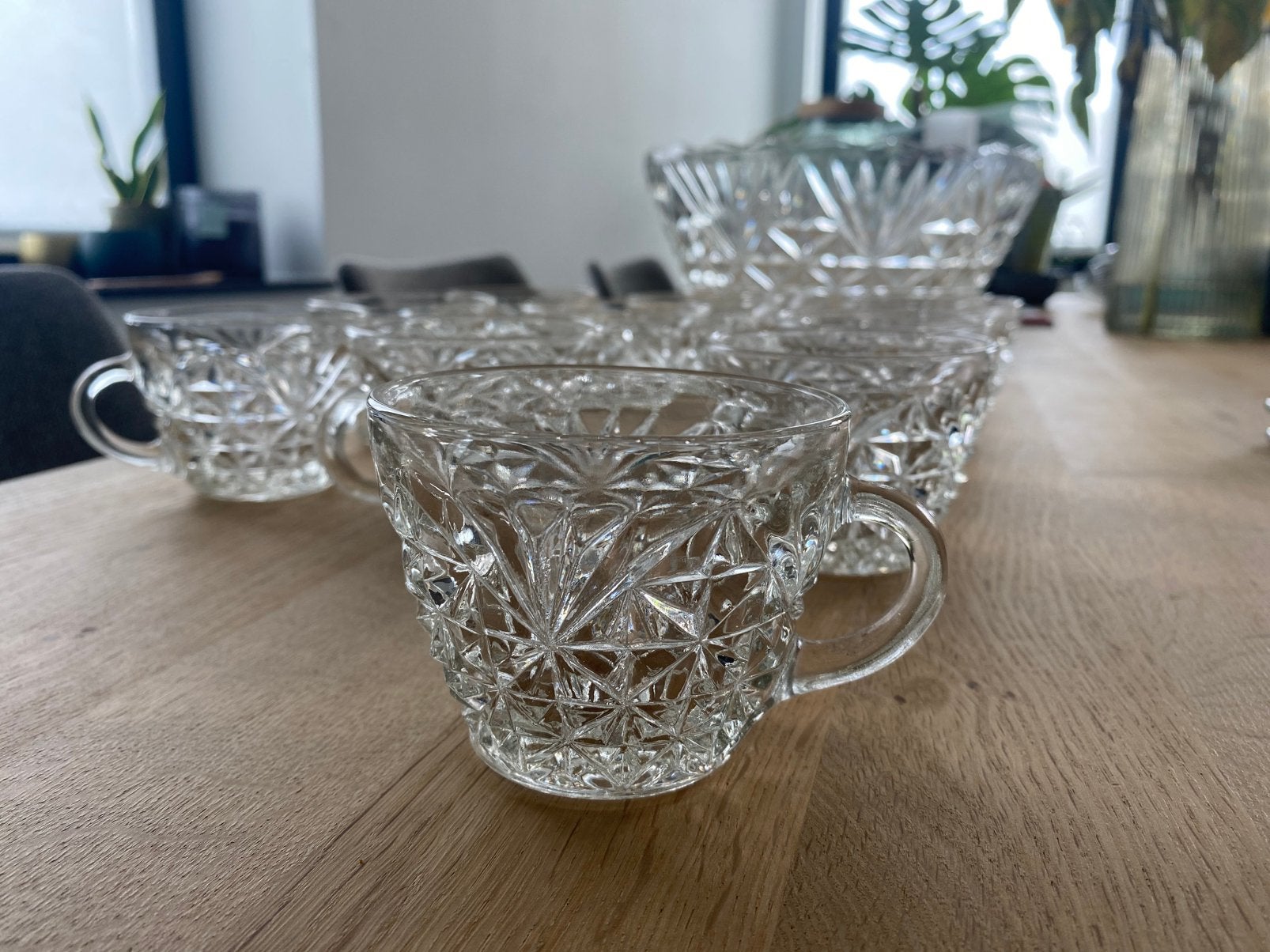 Glazen schaal + 12 glazen kopjes, Ophalen of Verzenden, Zo goed als nieuw, Schaal