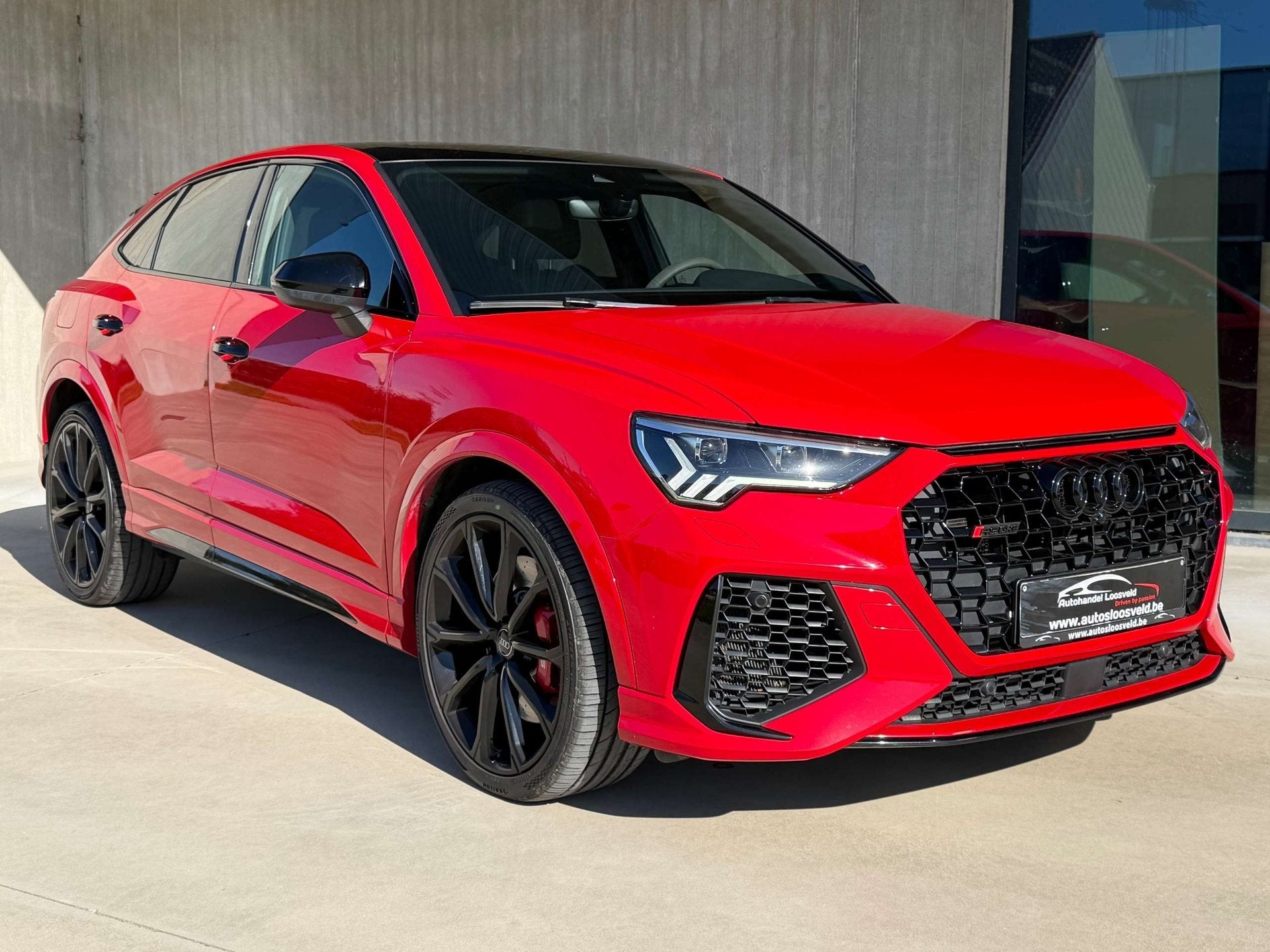 Audi RS Q3 Sportback 2.5 TFSI 400pk/ CARPLAY/ PANO / CAM / A, Autos, Rouge, https://public.car-pass.be/vhr/593fba89-49ce-455f-92fb-c25861580213