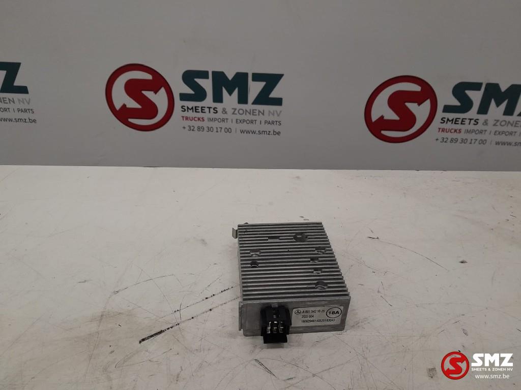 Occ convertisseur de tension Mercedes Actros MP4 A, Utilisé, Mercedes-Benz, Électronique et Câbles