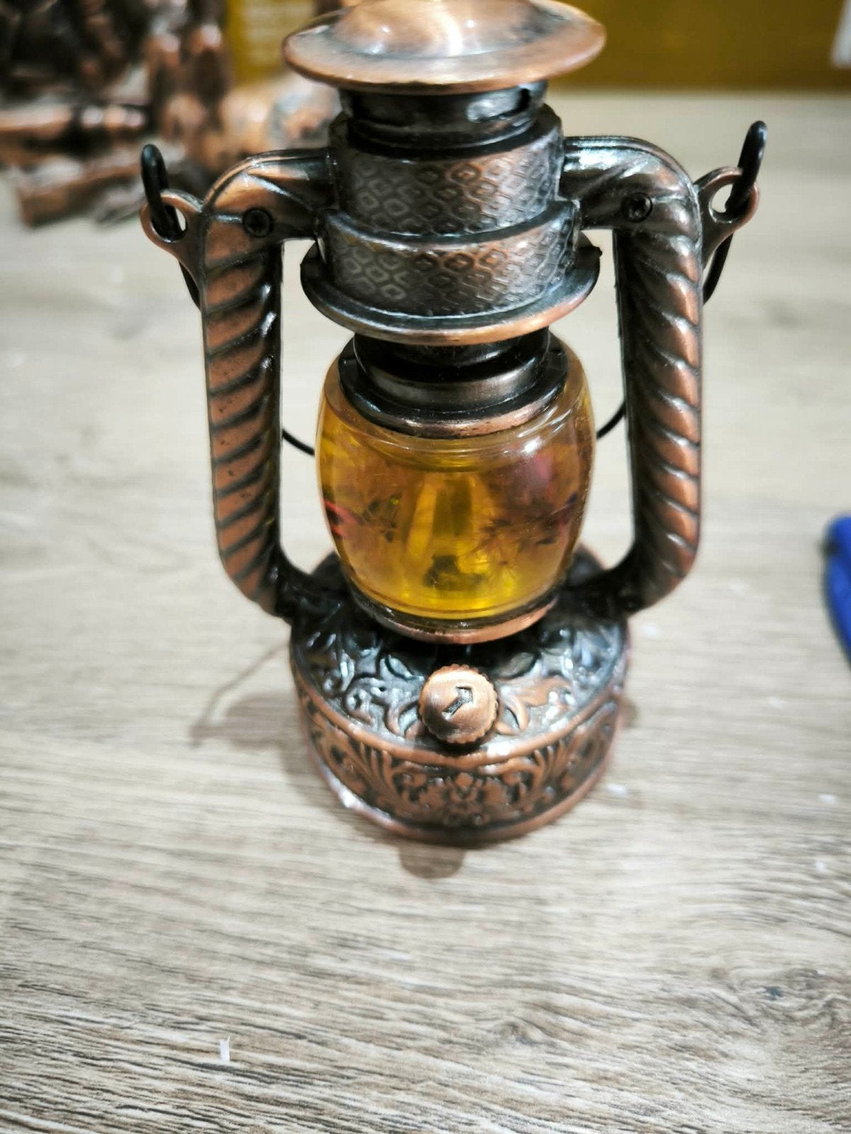 Briquet de table de collection en forme de lampe à huile, Enlèvement, Briquet