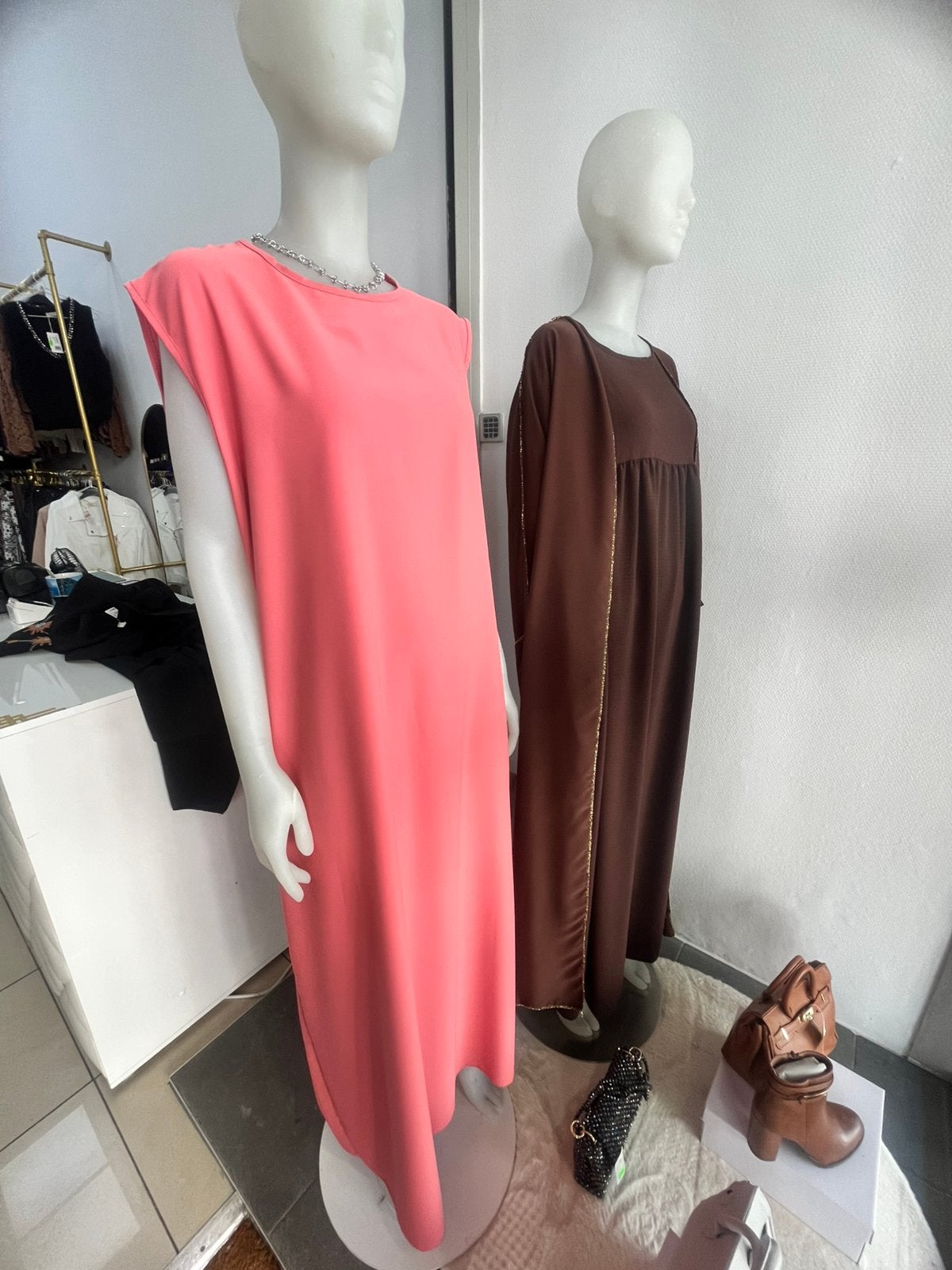 Mannequins, Ophalen