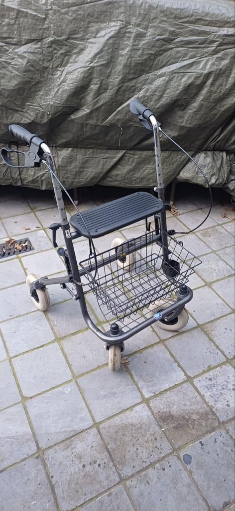 Rollator met plateau en zitje, Ophalen