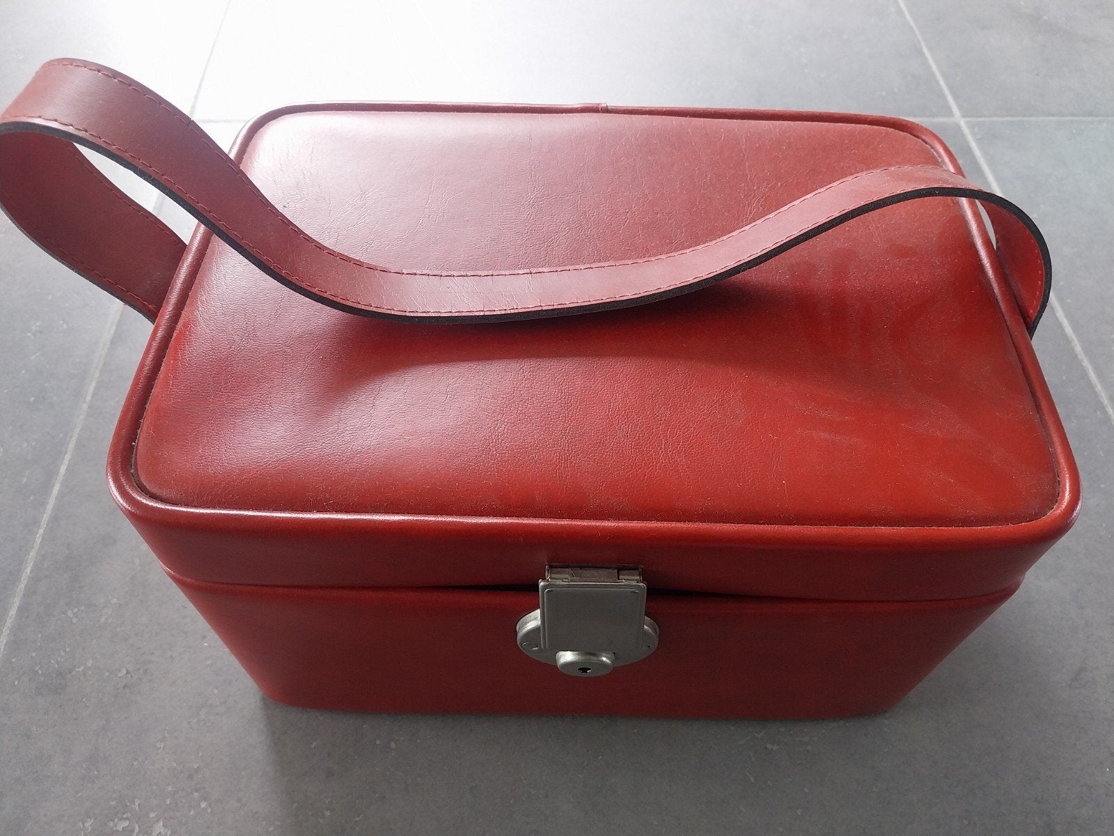 Vintage rode beautycase, Bijoux, Sacs & Beauté, Boîtes de maquillage & Beauty case, Enlèvement