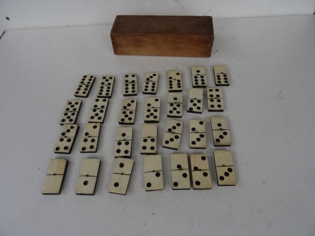 Ancien Jeu de DOMINO – complet avec sa boîte, Enlèvement ou Envoi