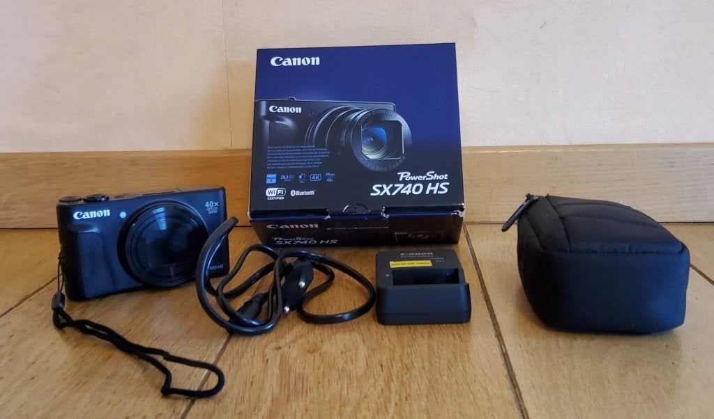 Canon PowerShot SX740 HS noir, 20 mégapixels, Canon, Chargeur, Comme neuf