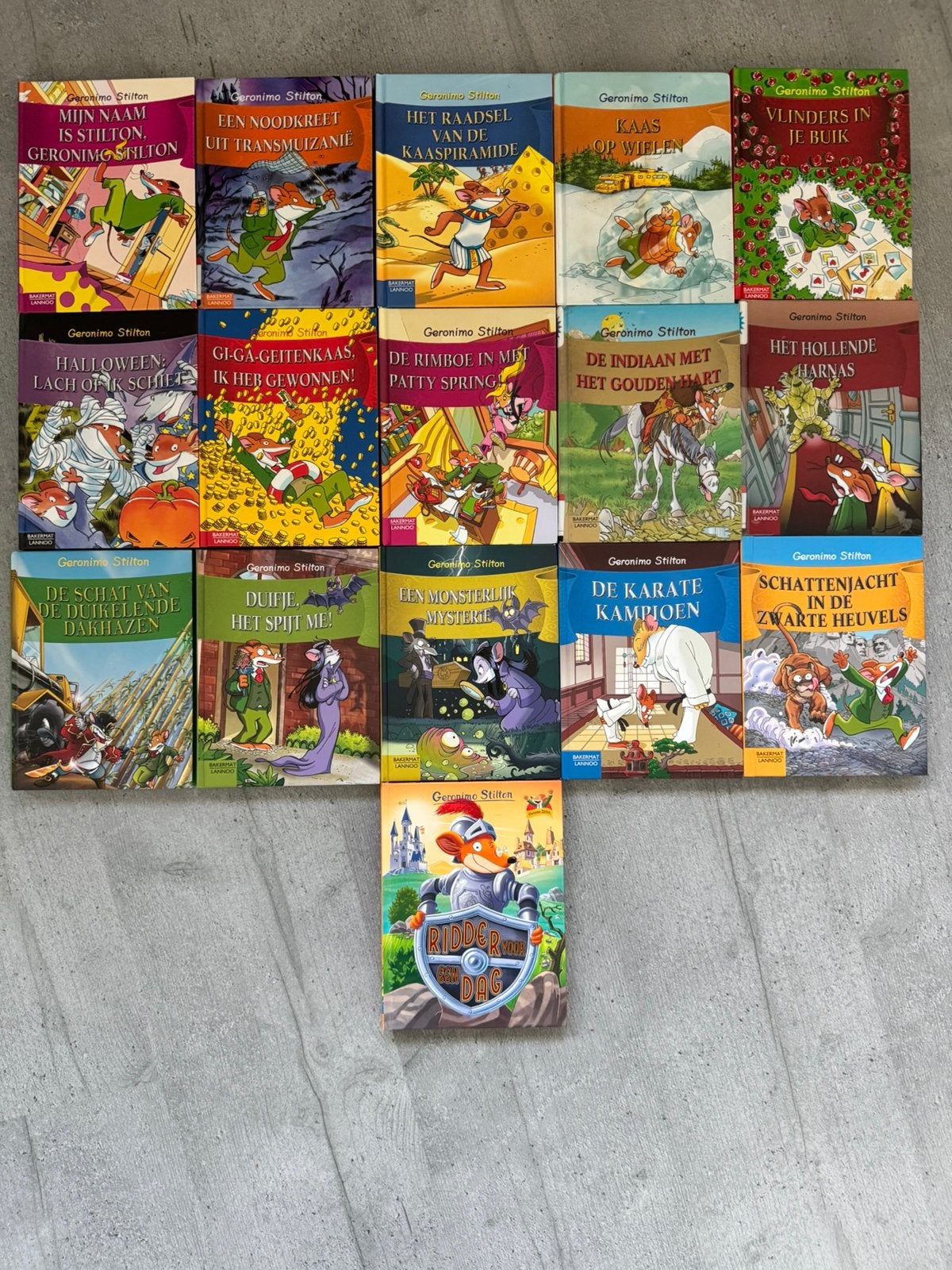 Geronimo Stilton - 16 boeken uit de serie (zie beschrijving), Ophalen, Zo goed als nieuw